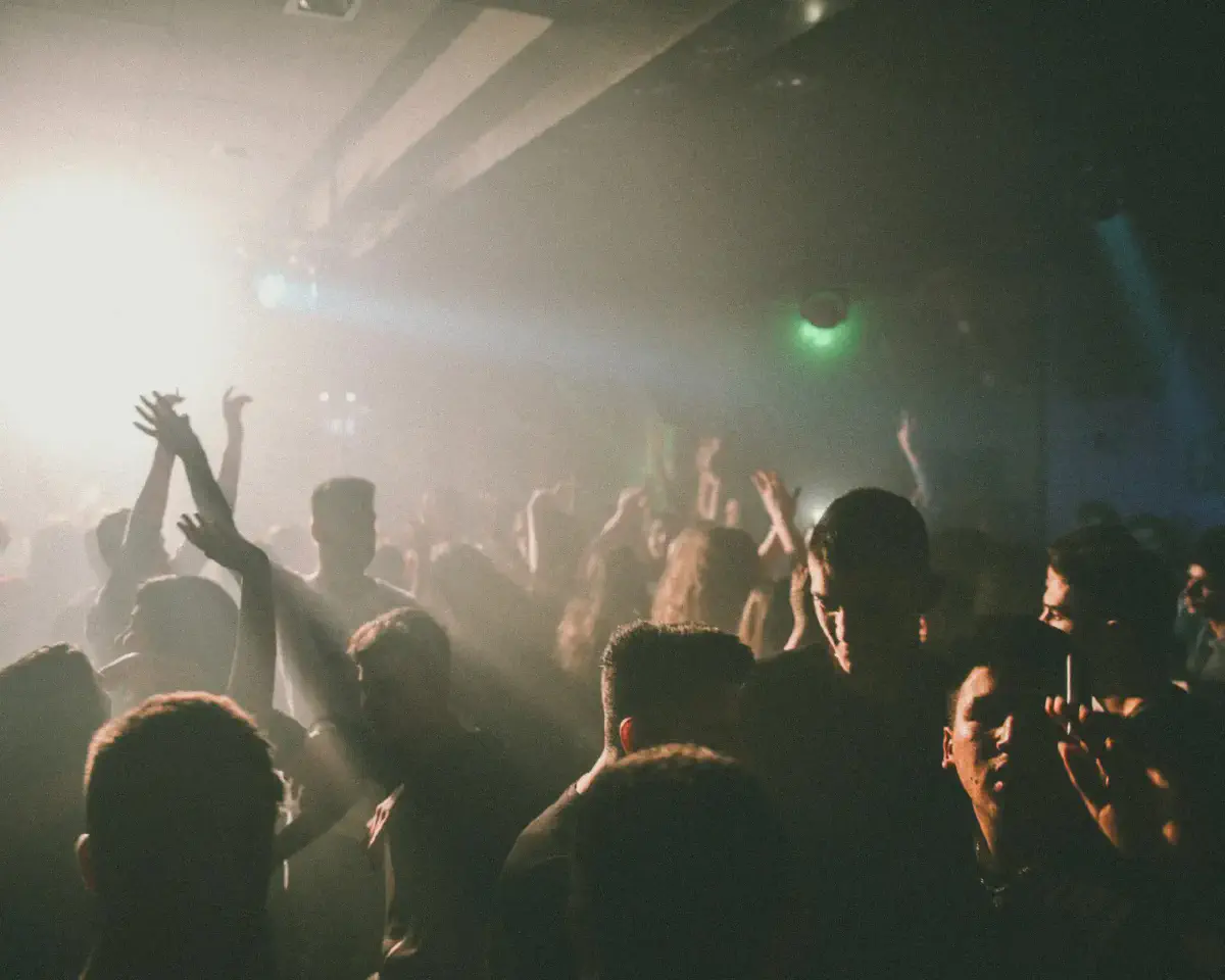 EDM (estúpido danza mejor)